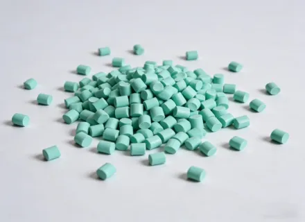 Wat is TBBS (NS)-80 Pre-Dispersed Masterbatch?